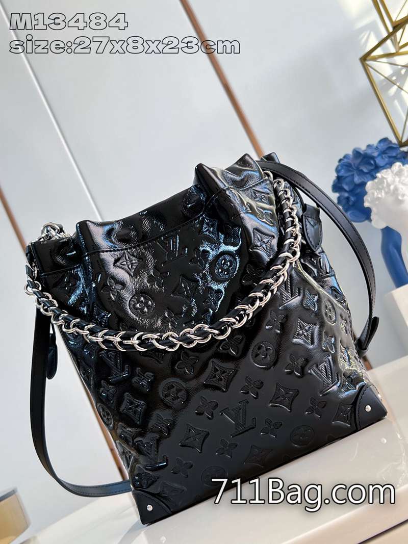頂級A貨LV M13484黑 頂級手工打造精品包 原單LV原版五金包27x8x23cm 頂級A貨LV M13484黑 頂級手工打造精品包 原單LV原版五金包27x8x23cm