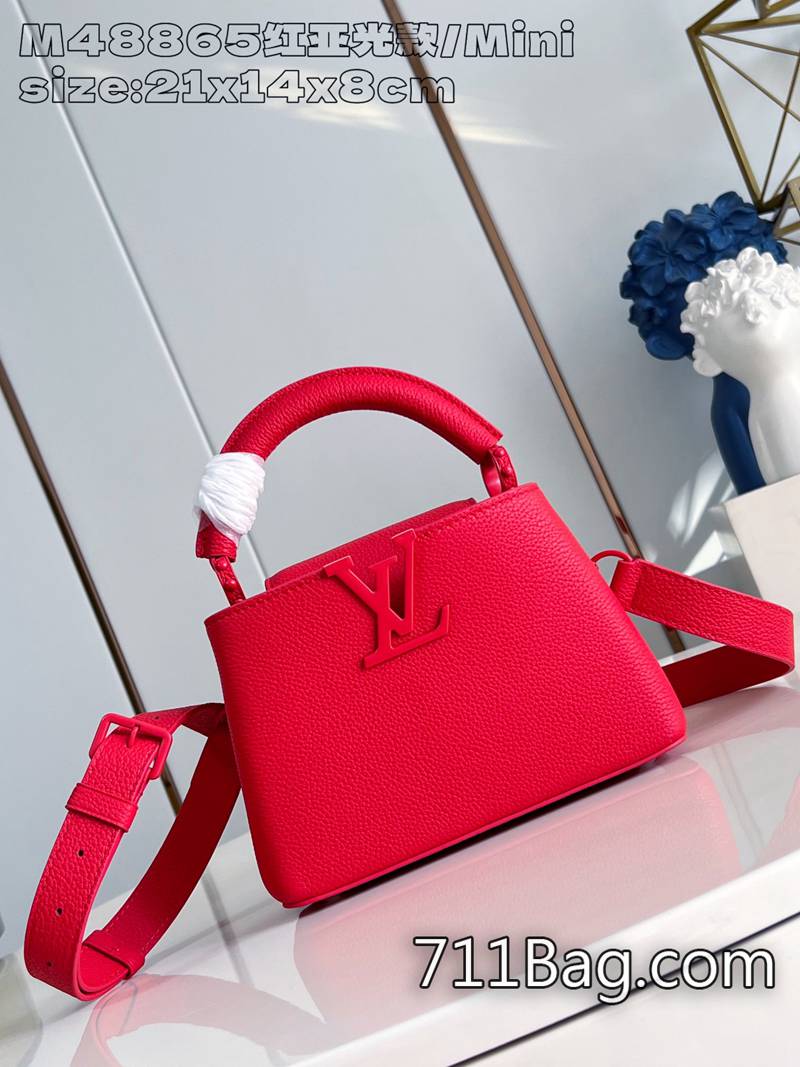 精品A貨LV M48865紅亞光款/迷你 細節到每一針一線 高仿LV雙肩包正品質感系上可調節肩帶,輕松實現斜挎選擇。size:21x14x8cm 精品A貨LV M48865紅亞光款/迷你 細節到每一針一線 高仿LV雙肩包正品質感系上可調節肩帶,輕松實現斜挎選擇。size:21x14x8cm