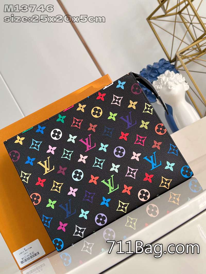 精品LV M13746黑彩 頂級進口皮手感柔軟 精品LV原單品質25x20x5.5cm 精品LV M13746黑彩 頂級進口皮手感柔軟 精品LV原單品質25x20x5.5cm