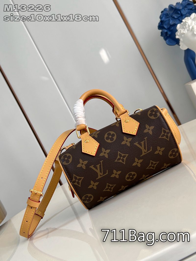精品A貨LV M13226 超高做工還原真品 一比一LV原單級別可於晝夜場合有序收納日常所需。10.5x11.5x18cm 精品A貨LV M13226 超高做工還原真品 一比一LV原單級別可於晝夜場合有序收納日常所需。10.5x11.5x18cm