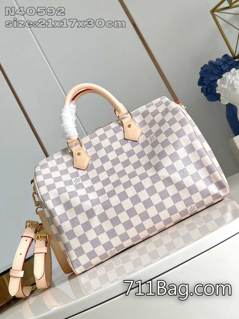 精品高仿LV N40592白格 品質嚴選頂級原料 精仿LV奢華手袋21x17x30(高x寬x長度)-
<linkrel=\'next\'title=\'【M14046白彩】本款SideTrunk中號手袋以諧趣Monogram圖案道出路易威登x村上隆再版系列的靈動格調,為柔軟牛皮革融入加固金屬包角和標志性S-lock鎖扣,可輕松容納日常所需。方正構型致意品牌經典行李箱,可拆卸飾釘手柄和肩帶實現靈活背攜。16x8.5x23.5cm 精品高仿LV N40592白格 品質嚴選頂級原料 精仿LV奢華手袋21x17x30(高x寬x長度)-
<linkrel=\'next\'title=\'【M14046白彩】本款SideTrunk中號手袋以諧趣Monogram圖案道出路易威登x村上隆再版系列的靈動格調,為柔軟牛皮革融入加固金屬包角和標志性S-lock鎖扣,可輕松容納日常所需。方正構型致意品牌經典行李箱,可拆卸飾釘手柄和肩帶實現靈活背攜。16x8.5x23.5cm