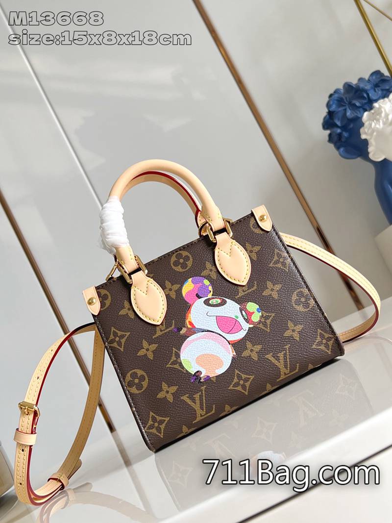 頂級精品LV M13668 精品做工頂級還原 精仿LV小方包可拆卸並調節的肩帶提供多種背攜選擇,拉鏈內貼袋令個人物品穩妥隨行。15x8.5x18cm 頂級精品LV M13668 精品做工頂級還原 精仿LV小方包可拆卸並調節的肩帶提供多種背攜選擇,拉鏈內貼袋令個人物品穩妥隨行。15x8.5x18cm