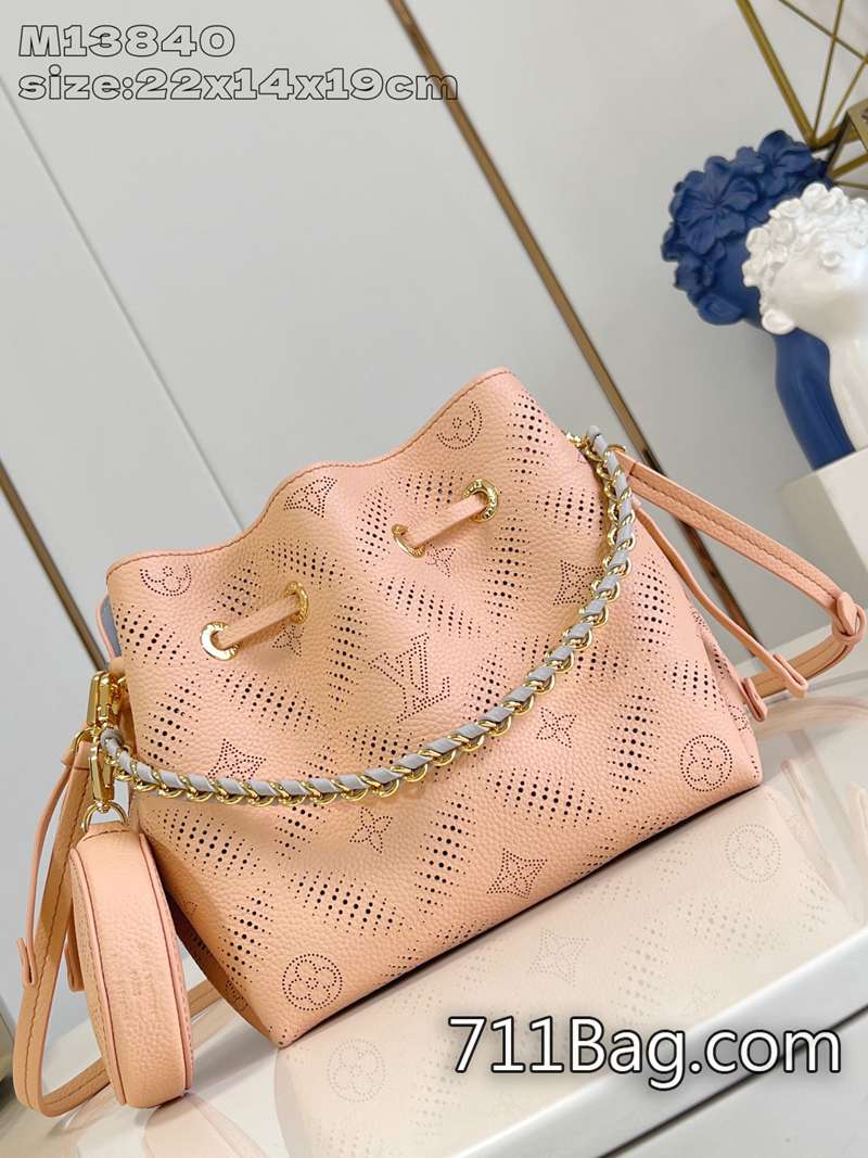 一比一Louis Vuitton M13840奶昔粉 細節到位一比一精品 超3A LV歐美風包可調節並拆卸的皮革肩帶實現舒適肩背和斜挎。22x14x19cm 一比一Louis Vuitton M13840奶昔粉 細節到位一比一精品 超3A LV歐美風包可調節並拆卸的皮革肩帶實現舒適肩背和斜挎。22x14x19cm