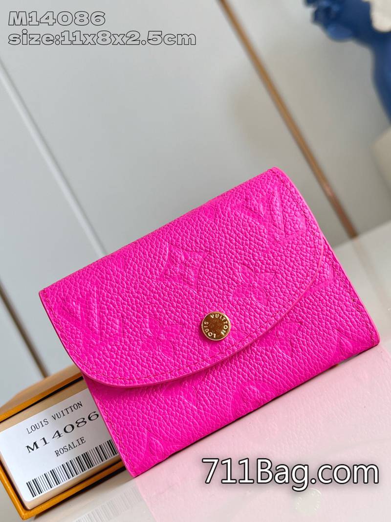 A貨LV M14086玫紅 品質嚴選頂級原料 一比一LV潮流新款多姿多彩的Monogram塗層帆佈巧妙點綴低調的品牌標誌,設計取材自藝術傢標誌性的彩虹色調。11x8x2.5cm A貨LV M14086玫紅 品質嚴選頂級原料 一比一LV潮流新款多姿多彩的Monogram塗層帆佈巧妙點綴低調的品牌標誌,設計取材自藝術傢標誌性的彩虹色調。11x8x2.5cm
