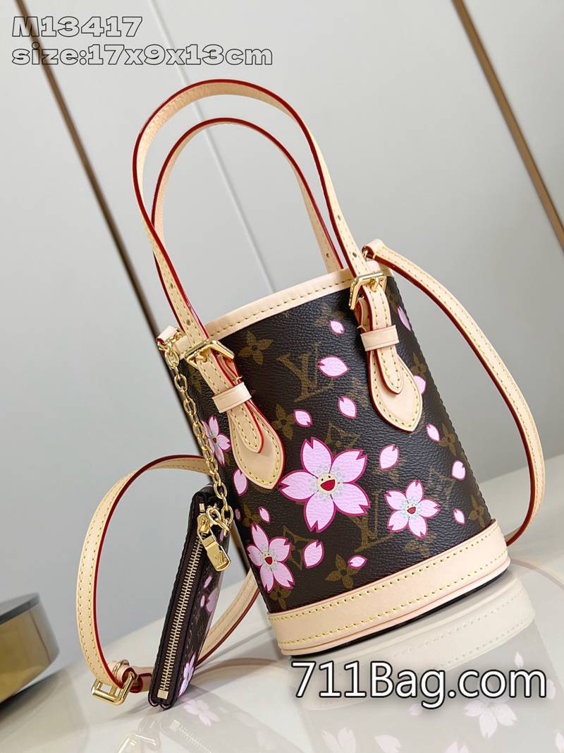 頂級超3ALouis Vuitton M13417 原版用料精品包包 高仿LV時尚流行款可拆卸肩帶提供多種背攜方式,皮革鑰匙扣再添功能細節。17x9x13cm 頂級超3ALouis Vuitton M13417 原版用料精品包包 高仿LV時尚流行款可拆卸肩帶提供多種背攜方式,皮革鑰匙扣再添功能細節。17x9x13cm