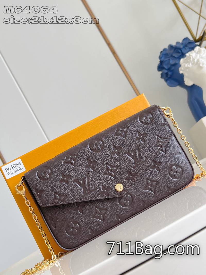 A貨LV M64064巧克力壓花 品質為王手感爆棚 精仿LV休閒斜背包系上鏈條,探索更多摩登背攜方式。21x12x3cm A貨LV M64064巧克力壓花 品質為王手感爆棚 精仿LV休閒斜背包系上鏈條,探索更多摩登背攜方式。21x12x3cm