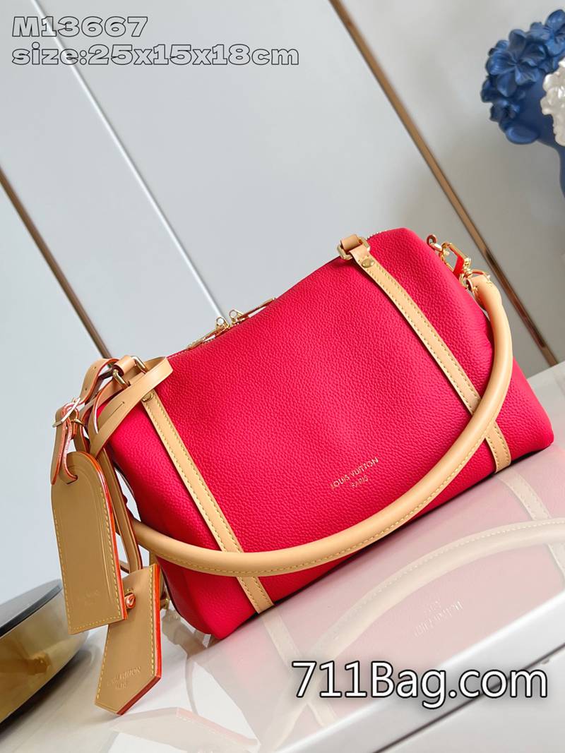 精品高仿LV M13667紅 精緻工藝打造高端包 一比一LV多功能包包LouisVuitton最具傳奇色彩的手袋經重新演繹,同時向品牌歷史的旅行精神致敬—向Keepall的傳統在以柔和色調和流線造型重新設計的軟身手袋中得到呼應,散發出一種高貴的奢華。尺寸:25*15*18cm 精品高仿LV M13667紅 精緻工藝打造高端包 一比一LV多功能包包LouisVuitton最具傳奇色彩的手袋經重新演繹,同時向品牌歷史的旅行精神致敬—向Keepall的傳統在以柔和色調和流線造型重新設計的軟身手袋中得到呼應,散發出一種高貴的奢華。尺寸:25*15*18cm