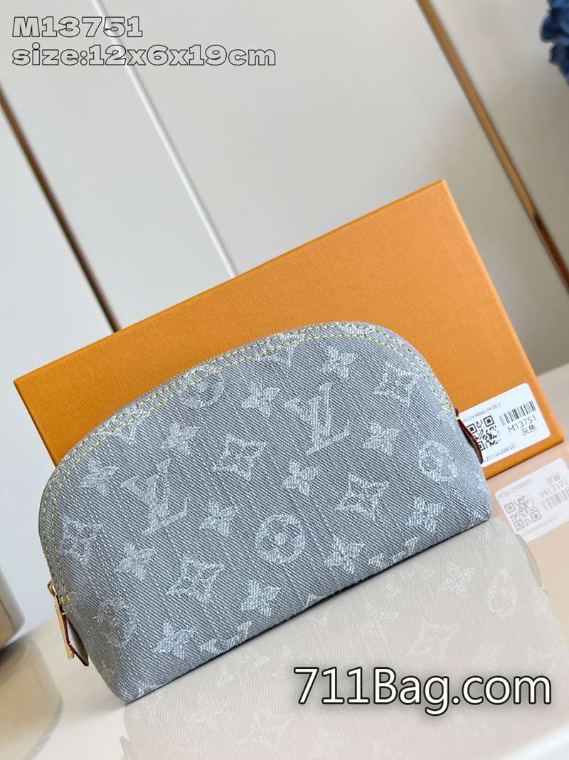 原版一比一LV M13751 手工打造高端皮包 原單LV原版五金包12x6x19cm 原版一比一LV M13751 手工打造高端皮包 原單LV原版五金包12x6x19cm
