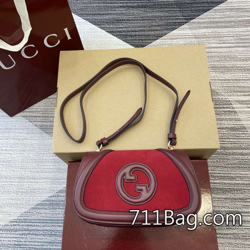 精仿Gucci 815700 細節到位一比一精品 Gucci高仿臺灣現貨尺寸:21.5(長)x11(高)x8cm(厚)顏色:紅色磨砂/原廠皮。 精仿Gucci 815700 細節到位一比一精品 Gucci高仿臺灣現貨尺寸:21.5(長)x11(高)x8cm(厚)顏色:紅色磨砂/原廠皮。