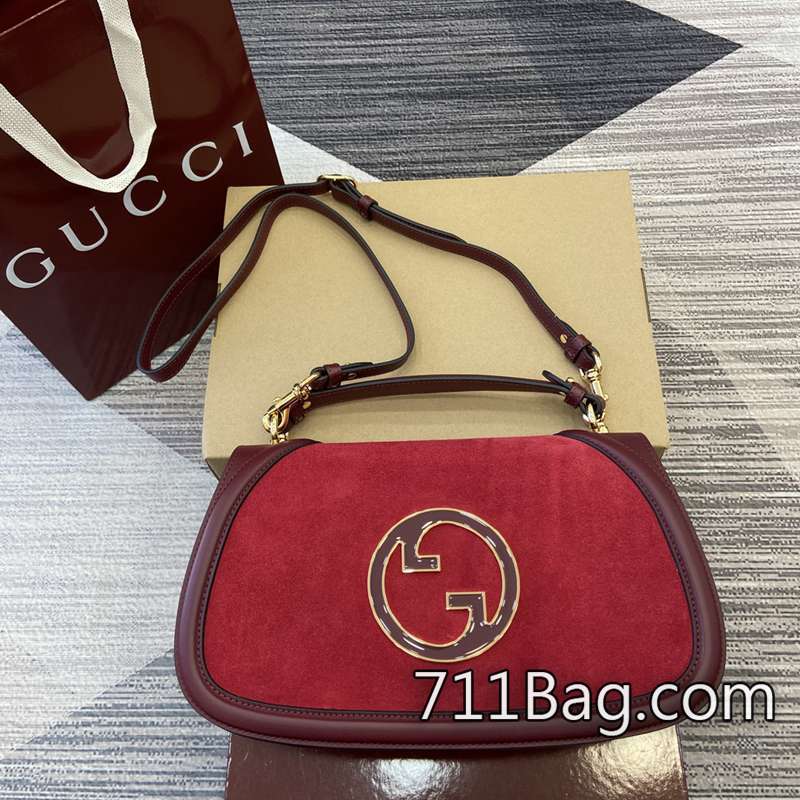 頂級超3AGucci 815719 高端包必備奢華細節 旅行首選Gucci包包A貨尺寸:32(長)x17(高)x10cm(厚)顏色:紅色磨砂/原廠皮。 頂級超3AGucci 815719 高端包必備奢華細節 旅行首選Gucci包包A貨尺寸:32(長)x17(高)x10cm(厚)顏色:紅色磨砂/原廠皮。