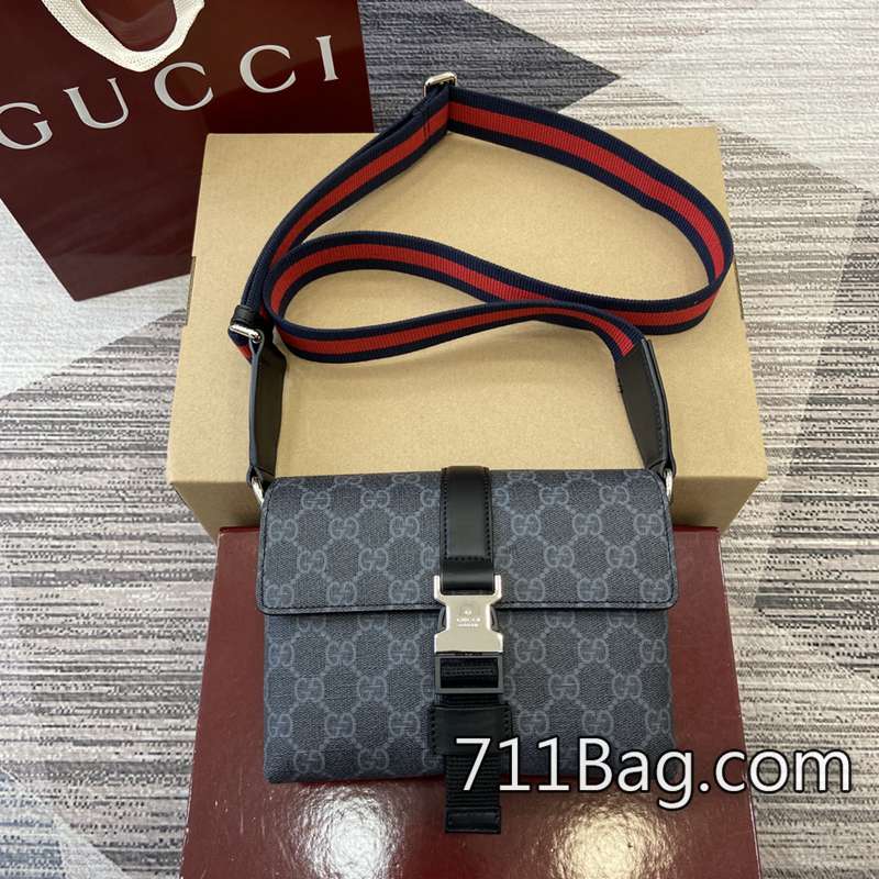 精品A貨Gucci古馳 816953 高端包必備奢華細節 Gucci高仿私訊訂購尺寸:18.5厘米(寬)x13.5厘米(高)x7厘米(深)顏色:克膠/原廠皮。 精品A貨Gucci古馳 816953 高端包必備奢華細節 Gucci高仿私訊訂購尺寸:18.5厘米(寬)x13.5厘米(高)x7厘米(深)顏色:克膠/原廠皮。