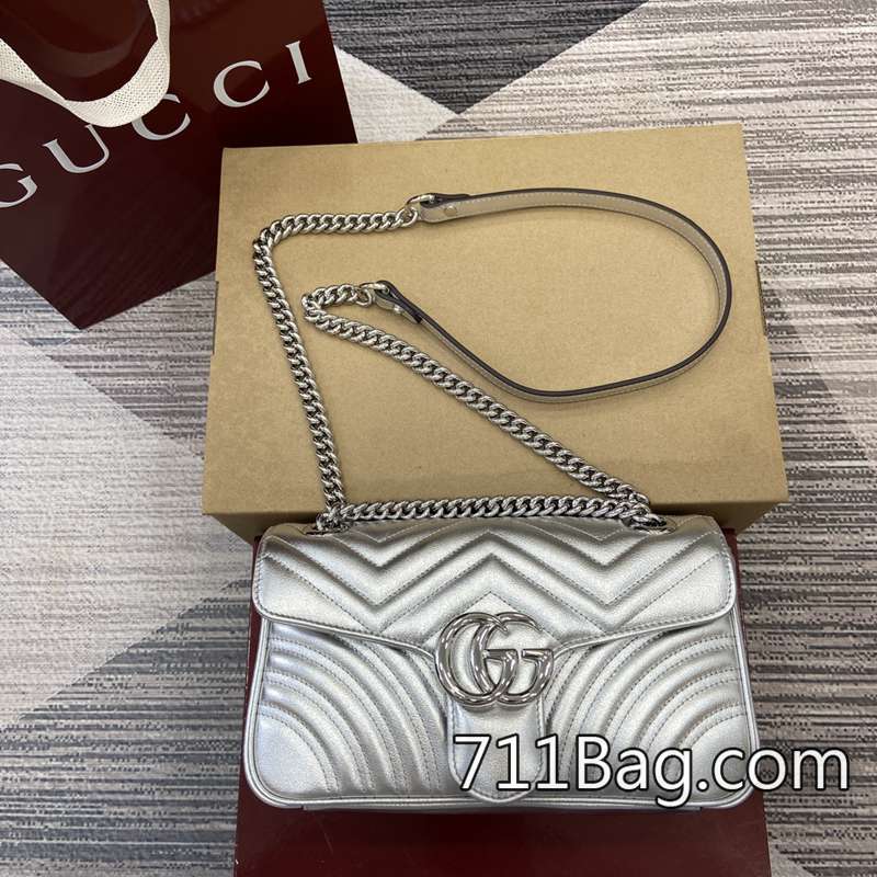 精品A貨Gucci 443497 包面壓紋均勻精緻,無跳線。 Gucci GG圖騰高仿尺寸:26(長)x15(高)x7cm(厚)顏色:銀色全皮/原廠皮。 精品A貨Gucci 443497 包面壓紋均勻精緻,無跳線。 Gucci GG圖騰高仿尺寸:26(長)x15(高)x7cm(厚)顏色:銀色全皮/原廠皮。