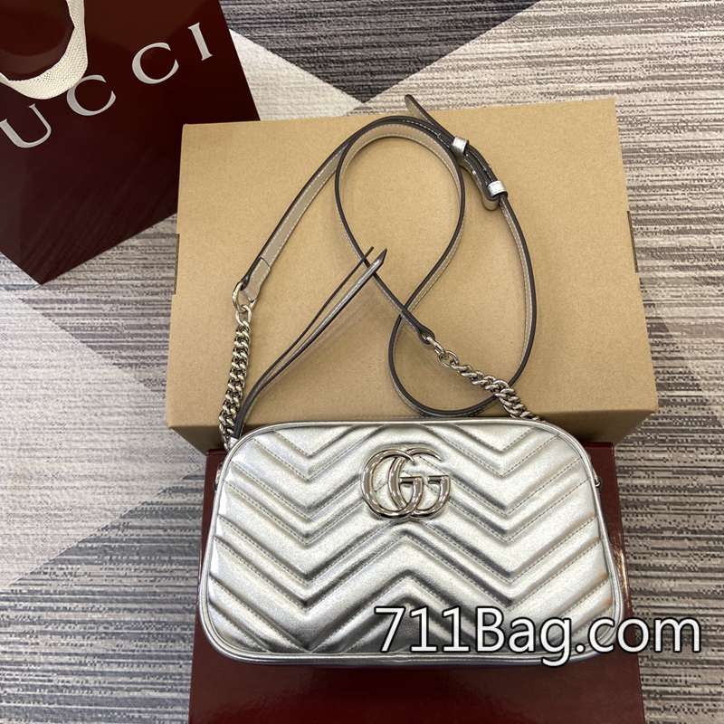 精品高仿Gucci 447632 每個扣環轉角打磨平滑不刮手。 Gucci仿品秒殺價尺寸:24(長)x13(高)x7cm(厚)顏色:銀色全皮/原廠皮。 精品高仿Gucci 447632 每個扣環轉角打磨平滑不刮手。 Gucci仿品秒殺價尺寸:24(長)x13(高)x7cm(厚)顏色:銀色全皮/原廠皮。