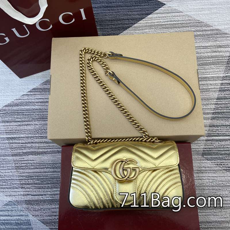 A貨Gucci古馳 446744 牛皮紋路清晰自然,不假不膩。 Gucci旅行包A貨尺寸:22(長)x13(高)x6cm(厚)顏色:金色全皮/原廠皮。 A貨Gucci古馳 446744 牛皮紋路清晰自然,不假不膩。 Gucci旅行包A貨尺寸:22(長)x13(高)x6cm(厚)顏色:金色全皮/原廠皮。