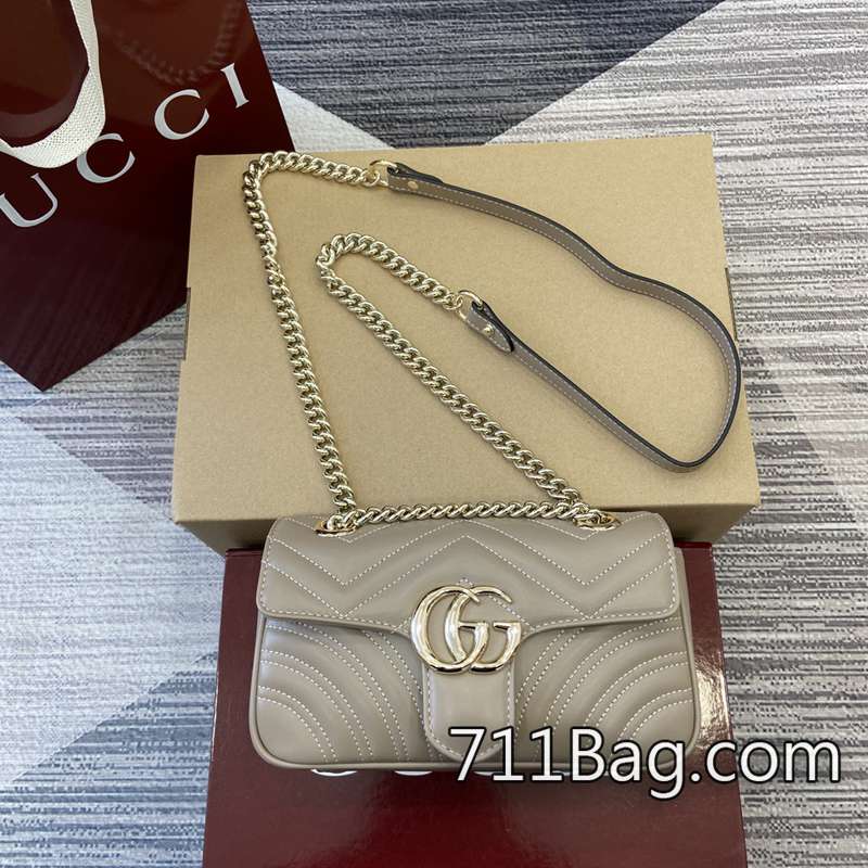 A貨Gucci 446744 手感細膩質感滿分 Gucci斜背包高仿尺寸:22(寬)x13(高)x6cm(深)顏色:米灰色全皮/原廠皮。 A貨Gucci 446744 手感細膩質感滿分 Gucci斜背包高仿尺寸:22(寬)x13(高)x6cm(深)顏色:米灰色全皮/原廠皮。