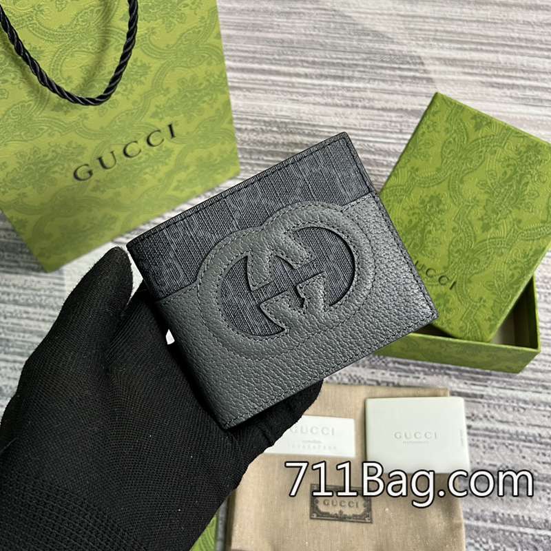 精品高仿Gucci 701420 社群曬圖款,高仿中的精品。 Gucci高仿對版包自20世紀60年代問世至今,標志性互扣式雙G標識一直是Gucci各個系列不可或缺的設計元素。該標識源自品牌創始人GuccioGucci先生的姓名首字母,以各種形式和風格不斷得到煥新演繹。型號:701425尺寸:10*7cm顏色:黑色。 精品高仿Gucci 701420 社群曬圖款,高仿中的精品。 Gucci高仿對版包自20世紀60年代問世至今,標志性互扣式雙G標識一直是Gucci各個系列不可或缺的設計元素。該標識源自品牌創始人GuccioGucci先生的姓名首字母,以各種形式和風格不斷得到煥新演繹。型號:701425尺寸:10*7cm顏色:黑色。