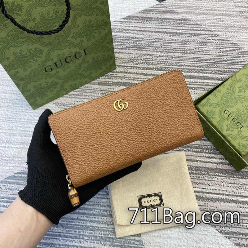 超3AGucci 739499 內裡字體精準,壓印清楚。 Gucci高仿蝦皮代購尺寸:19.5*11*3cm。顏色:棕色/原廠皮。 超3AGucci 739499 內裡字體精準,壓印清楚。 Gucci高仿蝦皮代購尺寸:19.5*11*3cm。顏色:棕色/原廠皮。