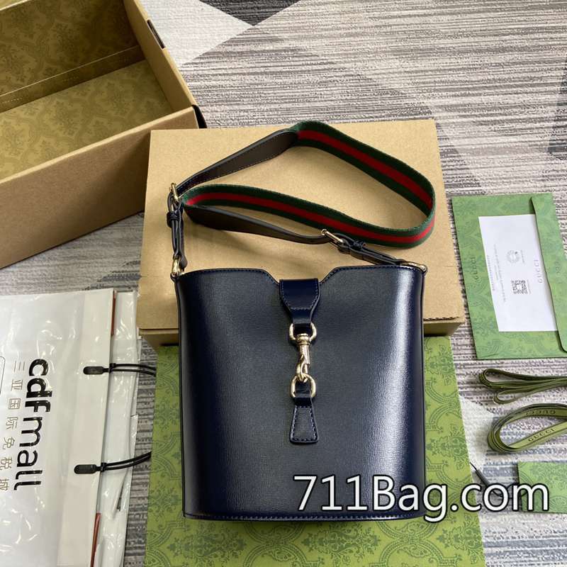 高仿Gucci 782908 高端定製真皮包包 Gucci包A貨批發尺寸:18.5(長)x20.5(寬)x12.5cm顏色:藍色/原廠皮。 高仿Gucci 782908 高端定製真皮包包 Gucci包A貨批發尺寸:18.5(長)x20.5(寬)x12.5cm顏色:藍色/原廠皮。