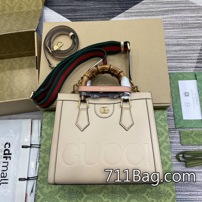 A貨Gucci 702721 精品工藝還原專櫃款 Gucci包A貨開模對比尺寸:27(寬)x24(高)x11厘米(深)顏色:淺杏色/原廠皮。 A貨Gucci 702721 精品工藝還原專櫃款 Gucci包A貨開模對比尺寸:27(寬)x24(高)x11厘米(深)顏色:淺杏色/原廠皮。