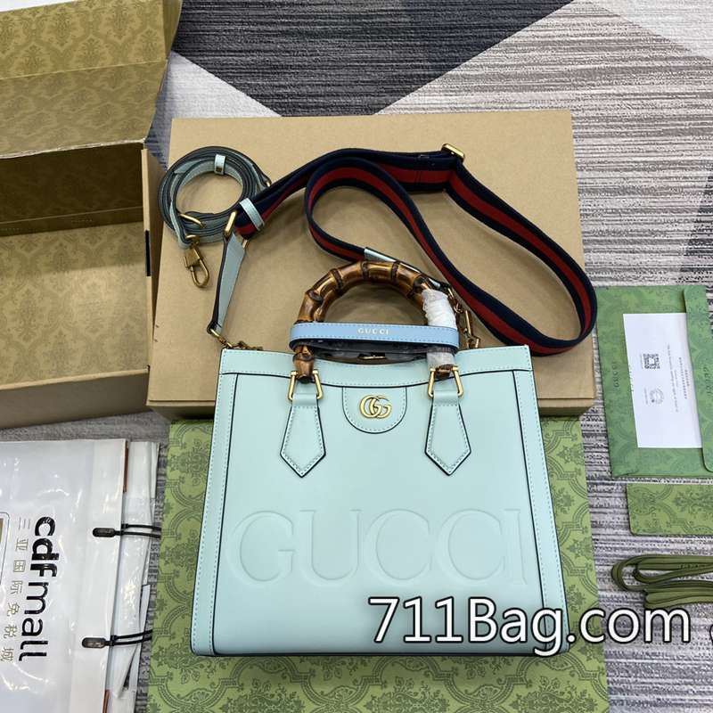頂級精品Gucci 702721 精緻工藝打造高端包 Gucci高仿對版包尺寸:27(寬)x24(高)x11厘米(深)顏色:淺藍色/原廠皮。 頂級精品Gucci 702721 精緻工藝打造高端包 Gucci高仿對版包尺寸:27(寬)x24(高)x11厘米(深)顏色:淺藍色/原廠皮。