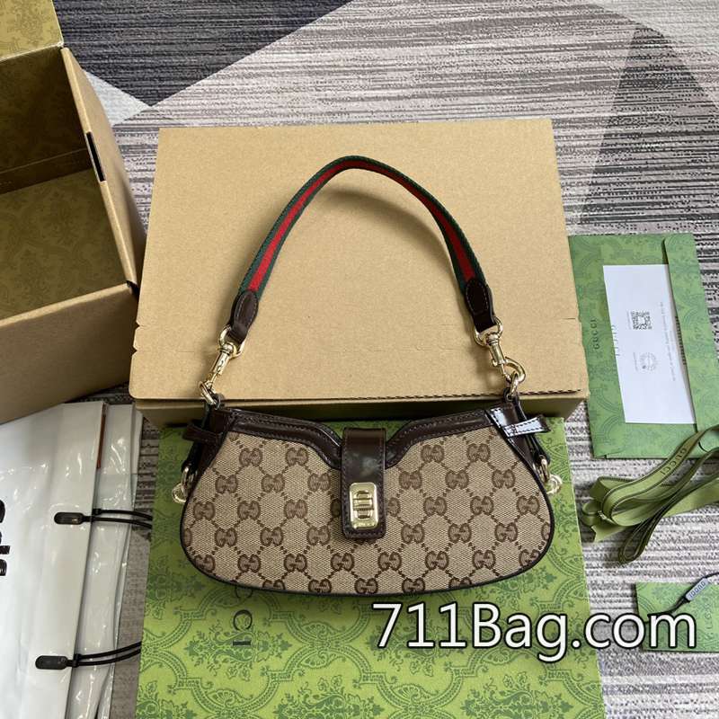 超3AGucci 786015 雙針加固設計,提升整體牢固度。 淘寶Gucci高仿包這款配飾采用鉤扣開合,配以織帶肩帶設計,將功能性和現代感巧妙融於一體。原色帆佈,棕色皮革滾邊,淺金色調金屬配件,紅綠織帶,棉麻混紡襯裡,拉鏈袋,配Gucci徽章拉鏈頭,肩帶(42厘米高)鉤扣開合。型號:782908。尺寸:18.5(寬)x20.5(高)x12.5厘米(深)顏色:淺棕色/帆佈。 超3AGucci 786015 雙針加固設計,提升整體牢固度。 淘寶Gucci高仿包這款配飾采用鉤扣開合,配以織帶肩帶設計,將功能性和現代感巧妙融於一體。原色帆佈,棕色皮革滾邊,淺金色調金屬配件,紅綠織帶,棉麻混紡襯裡,拉鏈袋,配Gucci徽章拉鏈頭,肩帶(42厘米高)鉤扣開合。型號:782908。尺寸:18.5(寬)x20.5(高)x12.5厘米(深)顏色:淺棕色/帆佈。