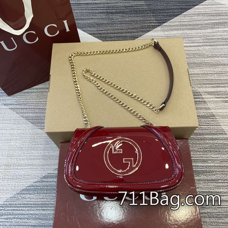 精品A貨Gucci 815711 用料實在高端手袋 Gucci一比一高仿價格尺寸:21.5厘米(寬)x11厘米(高)x8厘米(深)顏色:安克拉紅漆皮/原廠皮。 精品A貨Gucci 815711 用料實在高端手袋 Gucci一比一高仿價格尺寸:21.5厘米(寬)x11厘米(高)x8厘米(深)顏色:安克拉紅漆皮/原廠皮。