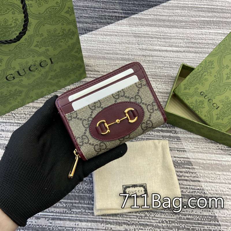 一比一Gucci 658549 真皮壓紋質感包款 Gucci A貨推薦尺寸:11.5厘米(寬)x8.5厘米(高)x3厘米顏色:安可拉紅/pvc。 一比一Gucci 658549 真皮壓紋質感包款 Gucci A貨推薦尺寸:11.5厘米(寬)x8.5厘米(高)x3厘米顏色:安可拉紅/pvc。