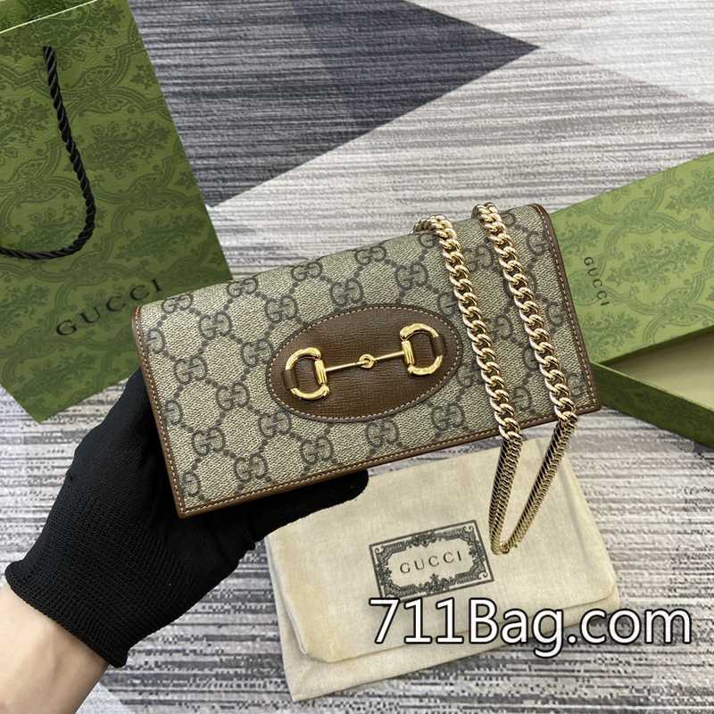 超3AGucci 621892 每款包出廠前皆經嚴格檢驗。 Gucci紅綠織帶高仿尺寸:19*10*4cm。顏色:棕色/pvc。 超3AGucci 621892 每款包出廠前皆經嚴格檢驗。 Gucci紅綠織帶高仿尺寸:19*10*4cm。顏色:棕色/pvc。