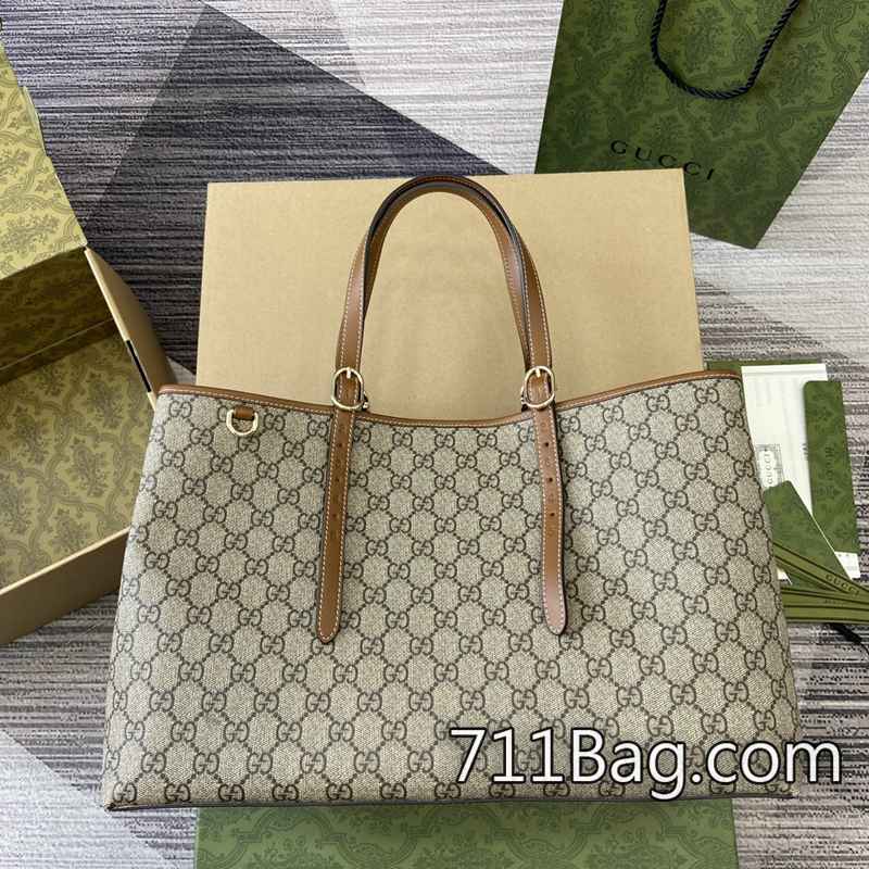 頂級一比一Gucci 815213 細節處理精緻的包包 Gucci仿品網路熱搜尺寸:38✖25.5✖15cm。顏色:棕色/pvc。 頂級一比一Gucci 815213 細節處理精緻的包包 Gucci仿品網路熱搜尺寸:38✖25.5✖15cm。顏色:棕色/pvc。