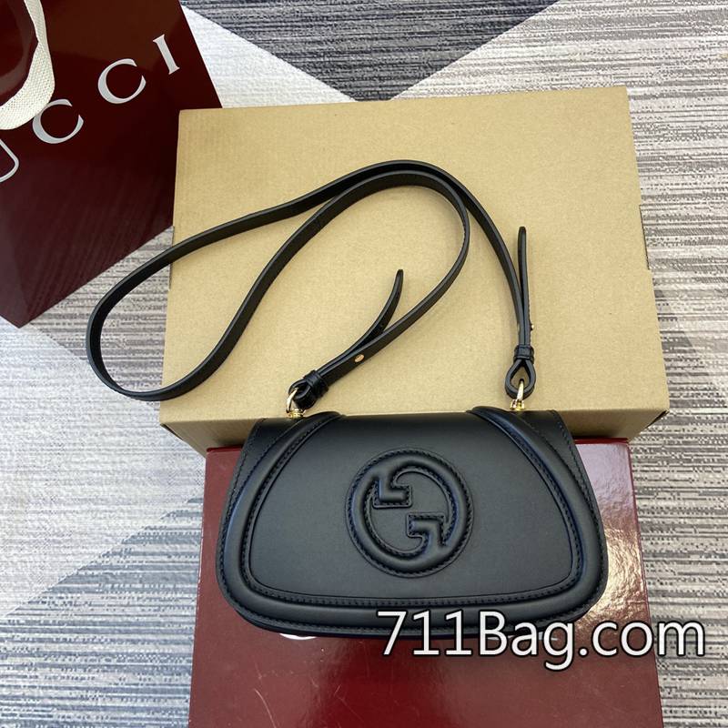 精品Gucci 815700 包型挺立,結構不易變形。 A貨Gucci Jackie腋下包尺寸:21.5(長)x11(高)x8cm(厚)顏色:黑色全皮。 精品Gucci 815700 包型挺立,結構不易變形。 A貨Gucci Jackie腋下包尺寸:21.5(長)x11(高)x8cm(厚)顏色:黑色全皮。