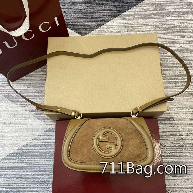高仿Gucci 815700 業界公認品質最穩定版本。 Gucci紅綠織帶高仿尺寸:21.5(長)x11(高)x8cm(厚)顏色:棕色磨砂皮。 高仿Gucci 815700 業界公認品質最穩定版本。 Gucci紅綠織帶高仿尺寸:21.5(長)x11(高)x8cm(厚)顏色:棕色磨砂皮。