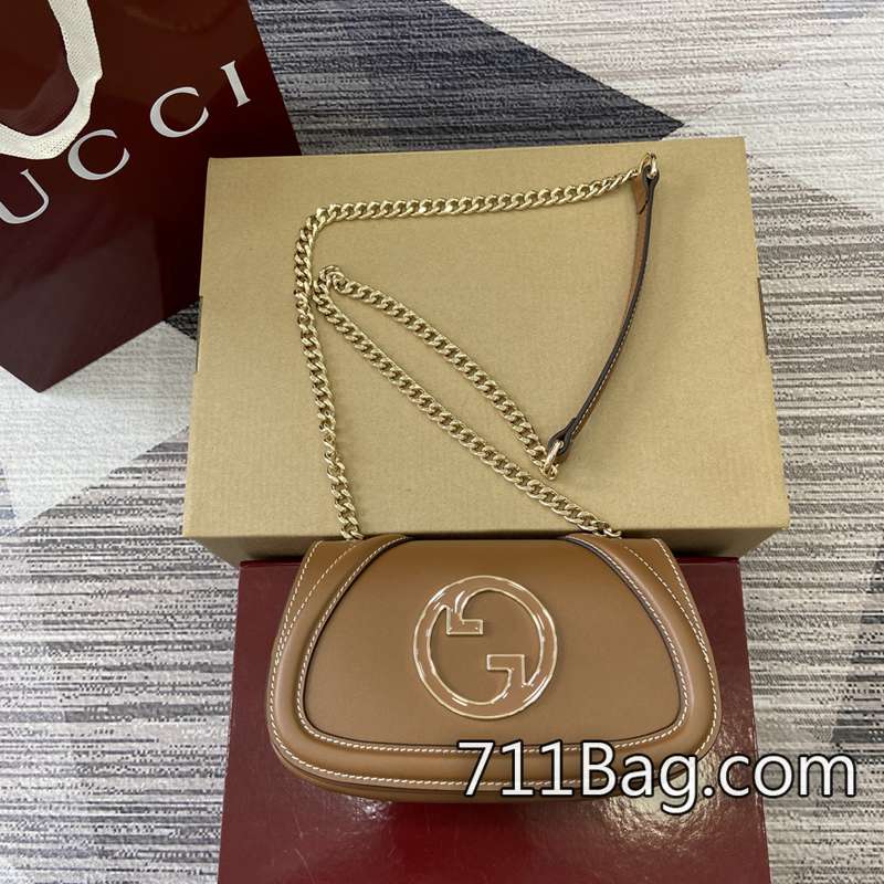 A貨Gucci古馳 815711 多位買傢反饋:幾乎看不出是仿品。 Gucci仿品微信購買尺寸:21.5(長)x11(寬)x8(厚)顏色:棕色全皮/原廠皮。 A貨Gucci古馳 815711 多位買傢反饋:幾乎看不出是仿品。 Gucci仿品微信購買尺寸:21.5(長)x11(寬)x8(厚)顏色:棕色全皮/原廠皮。