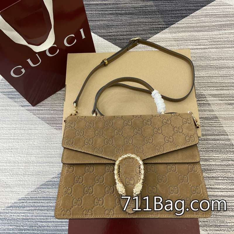 精品高仿Gucci 813399 精緻工藝,無懈可擊的細節。 Gucci高仿包年中特惠尺寸:29.5厘米(寬)x20厘米(高)x10.5厘米(深)顏色:棕色壓磨砂/原廠皮。 精品高仿Gucci 813399 精緻工藝,無懈可擊的細節。 Gucci高仿包年中特惠尺寸:29.5厘米(寬)x20厘米(高)x10.5厘米(深)顏色:棕色壓磨砂/原廠皮。