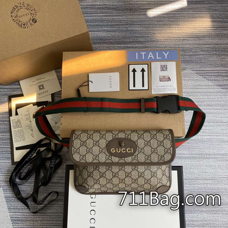 原版一比一Gucci 781402 精品級高仿,用心看得見。 Gucci黑色皮革A貨這款設計采用品牌標志性的米色和烏木色配色GGSupreme帆佈制成。型號:781402。尺寸:23*21*12cm顏色:棕色pvc 原版一比一Gucci 781402 精品級高仿,用心看得見。 Gucci黑色皮革A貨這款設計采用品牌標志性的米色和烏木色配色GGSupreme帆佈制成。型號:781402。尺寸:23*21*12cm顏色:棕色pvc