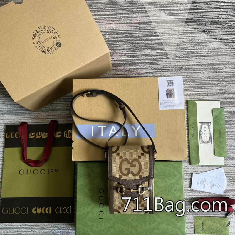 精品A貨Gucci 625615 用心對待每一位顧客與每一隻包。 Gucci仿品網路熱搜尺寸:11.5x17x4厘米。顏色:棕色/帆佈。 精品A貨Gucci 625615 用心對待每一位顧客與每一隻包。 Gucci仿品網路熱搜尺寸:11.5x17x4厘米。顏色:棕色/帆佈。