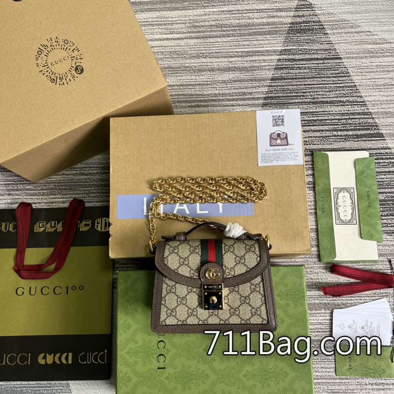 精品A貨Gucci 696180 多夾層設計,收納方便。 Gucci高仿包年中特惠尺寸:17.5x13x6cm。顏色:棕色/pvc。 精品A貨Gucci 696180 多夾層設計,收納方便。 Gucci高仿包年中特惠尺寸:17.5x13x6cm。顏色:棕色/pvc。