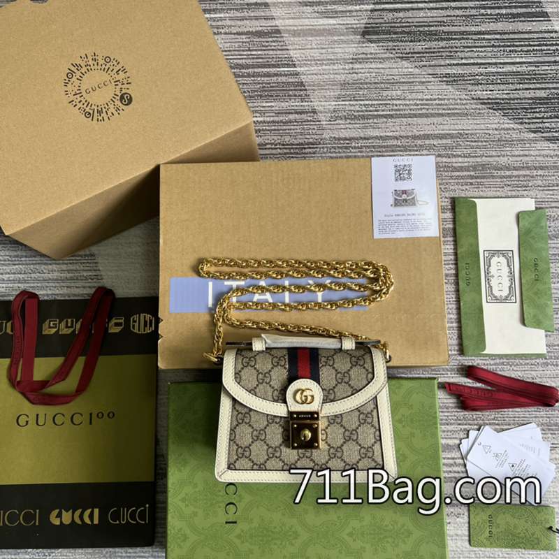 頂級精品Gucci 696180 手工打造細節控首選 Gucci一比一高仿價格尺寸:17.5x13x6cm。顏色:白色PVC。 頂級精品Gucci 696180 手工打造細節控首選 Gucci一比一高仿價格尺寸:17.5x13x6cm。顏色:白色PVC。
