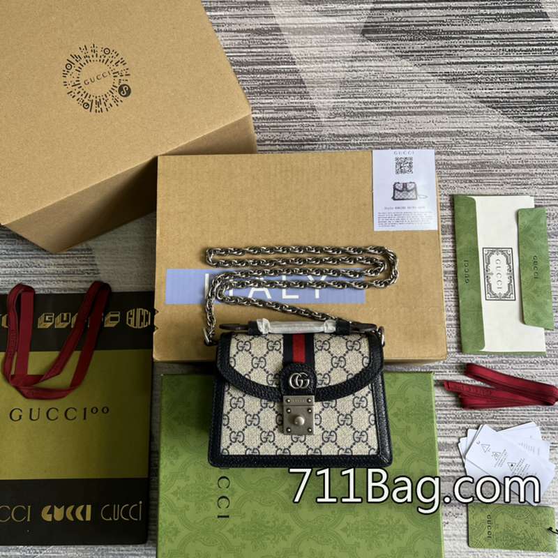 頂級精品Gucci古馳 696180 客戶實拍反饋:與正品無異。 約會包包首選Gucci仿品尺寸:17.5x13x6cm。顏色:藍色PVC 頂級精品Gucci古馳 696180 客戶實拍反饋:與正品無異。 約會包包首選Gucci仿品尺寸:17.5x13x6cm。顏色:藍色PVC
