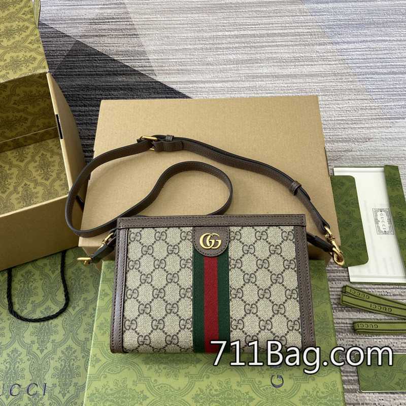 頂級精品Gucci 795467 做工考究高端包包 Gucci包A貨開模對比尺寸:22(寬)x15(高)x4.5厘米(厚)顏色:棕色/pvc。 頂級精品Gucci 795467 做工考究高端包包 Gucci包A貨開模對比尺寸:22(寬)x15(高)x4.5厘米(厚)顏色:棕色/pvc。