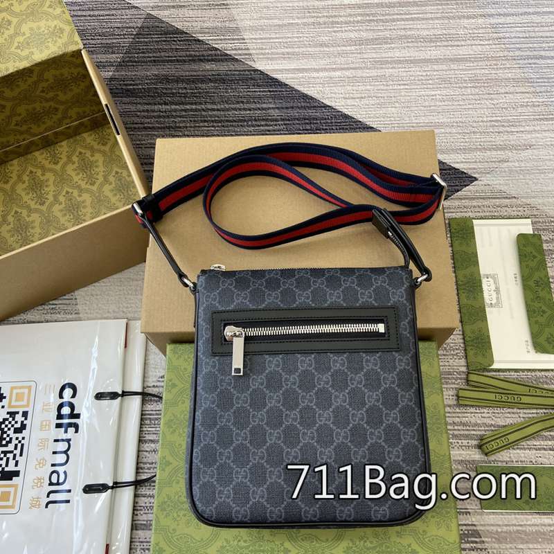 高仿Gucci 792082 專櫃同步細節一樣 通勤實用Gucci包高仿尺寸:23.5(長)x21(寬)x4.5厘米(厚)顏色:黑色/pvc。 高仿Gucci 792082 專櫃同步細節一樣 通勤實用Gucci包高仿尺寸:23.5(長)x21(寬)x4.5厘米(厚)顏色:黑色/pvc。