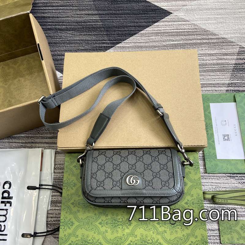 頂級精品Gucci 795466 熟練工藝師手工打造,品質穩定。 Gucci原廠五金A貨尺寸:18.5✖10✖5.5cm。顏色:灰色pvc。 頂級精品Gucci 795466 熟練工藝師手工打造,品質穩定。 Gucci原廠五金A貨尺寸:18.5✖10✖5.5cm。顏色:灰色pvc。