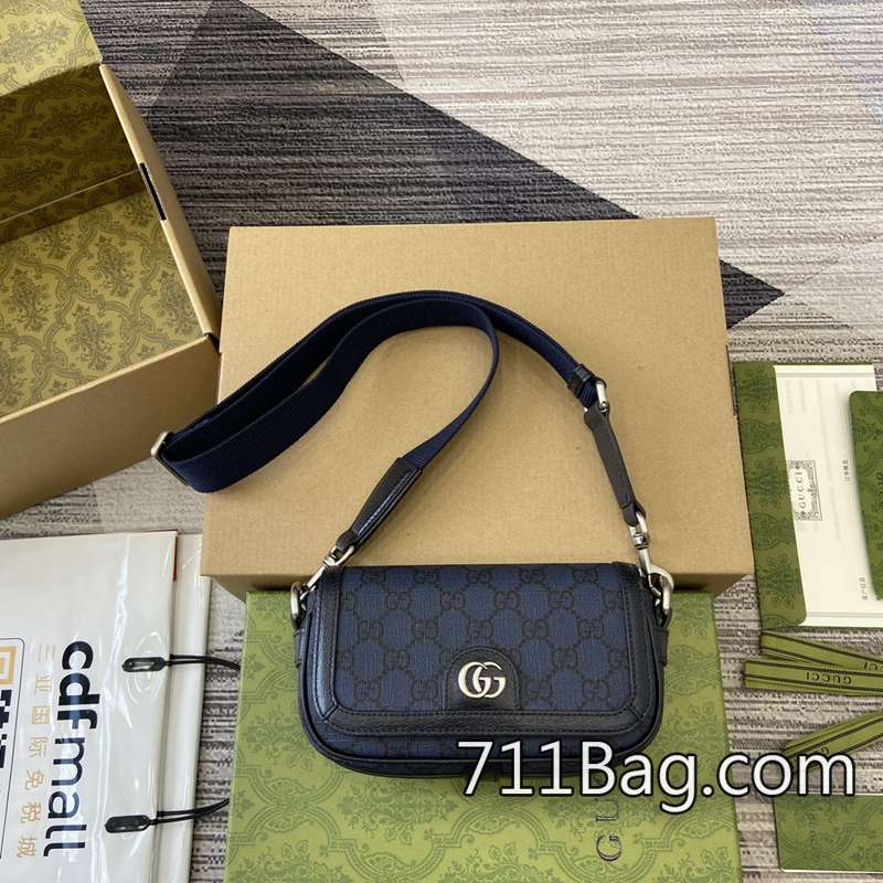 超3AGucci 795466 皮革光澤自然,不油不亮。 高仿Gucci手提包尺寸:18.5✖10✖5.5cm。顏色:藍色pvc。 超3AGucci 795466 皮革光澤自然,不油不亮。 高仿Gucci手提包尺寸:18.5✖10✖5.5cm。顏色:藍色pvc。