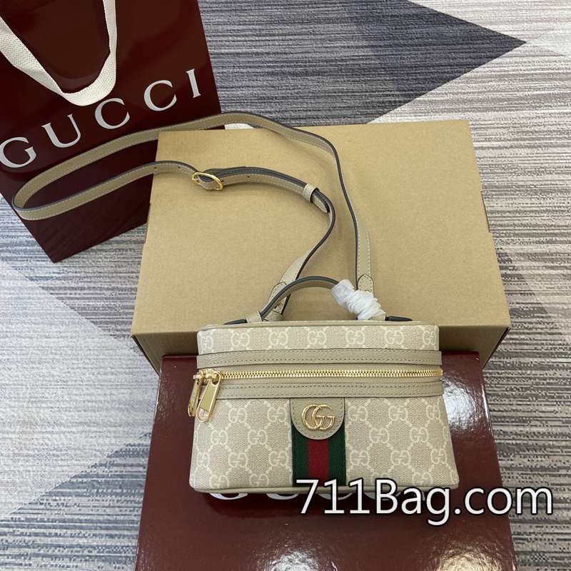 頂級精品Gucci 816357 精品手袋細節控首選 母親節送Gucci高仿尺寸:20(長)x12(寬)x6(厚)顏色:米膠燕麥色/原廠皮。 頂級精品Gucci 816357 精品手袋細節控首選 母親節送Gucci高仿尺寸:20(長)x12(寬)x6(厚)顏色:米膠燕麥色/原廠皮。