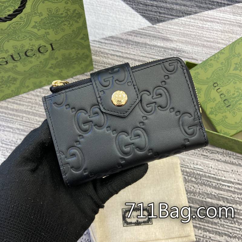 精品A貨Gucci古馳 790131 質感強烈高端包包 Gucci高仿與正品對比尺寸:13(長)x8.5(寬)x2(厚)顏色:黑色/全皮。 精品A貨Gucci古馳 790131 質感強烈高端包包 Gucci高仿與正品對比尺寸:13(長)x8.5(寬)x2(厚)顏色:黑色/全皮。