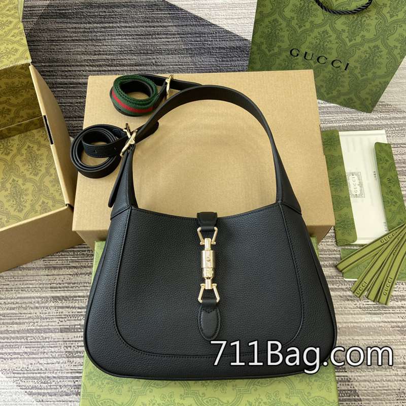 精品A貨Gucci 810232 品質卓越的高仿包 Gucci精仿包推薦尺寸:27.5(寬)x19(高)x4厘米(深)顏色:荔枝紋黑色/原廠皮。 精品A貨Gucci 810232 品質卓越的高仿包 Gucci精仿包推薦尺寸:27.5(寬)x19(高)x4厘米(深)顏色:荔枝紋黑色/原廠皮。