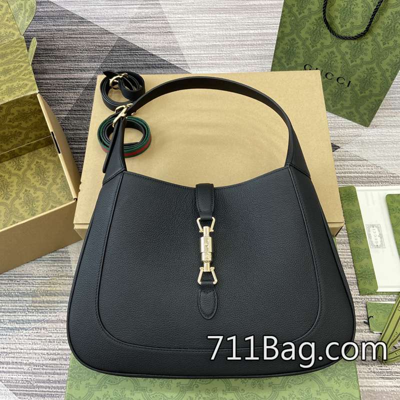 原版一比一Gucci 810229 每個扣環轉角打磨平滑不刮手。 Gucci Soho Disco包A貨尺寸:35✖32✖5.5cm顏色:黑色/荔枝紋。 原版一比一Gucci 810229 每個扣環轉角打磨平滑不刮手。 Gucci Soho Disco包A貨尺寸:35✖32✖5.5cm顏色:黑色/荔枝紋。