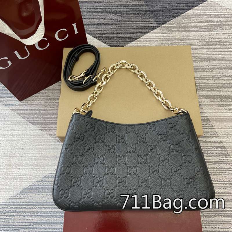A貨Gucci 815263 內部空間設計合理,容量實用。 Gucci高仿可退可換 A貨Gucci 815263 內部空間設計合理,容量實用。 Gucci高仿可退可換