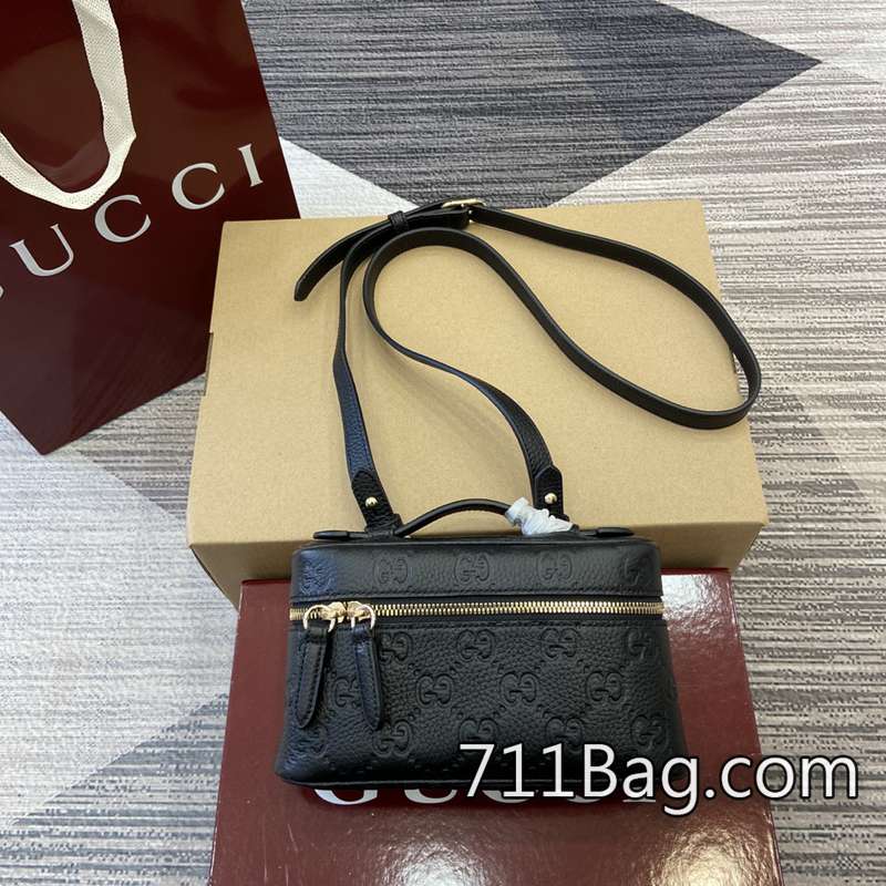 頂級一比一Gucci 815949 品質嚴選頂級原料 高仿Gucci GG Marmont包尺寸:20(寬)x12(高)x5cm(深)顏色:克壓花皮/原廠皮。 頂級一比一Gucci 815949 品質嚴選頂級原料 高仿Gucci GG Marmont包尺寸:20(寬)x12(高)x5cm(深)顏色:克壓花皮/原廠皮。