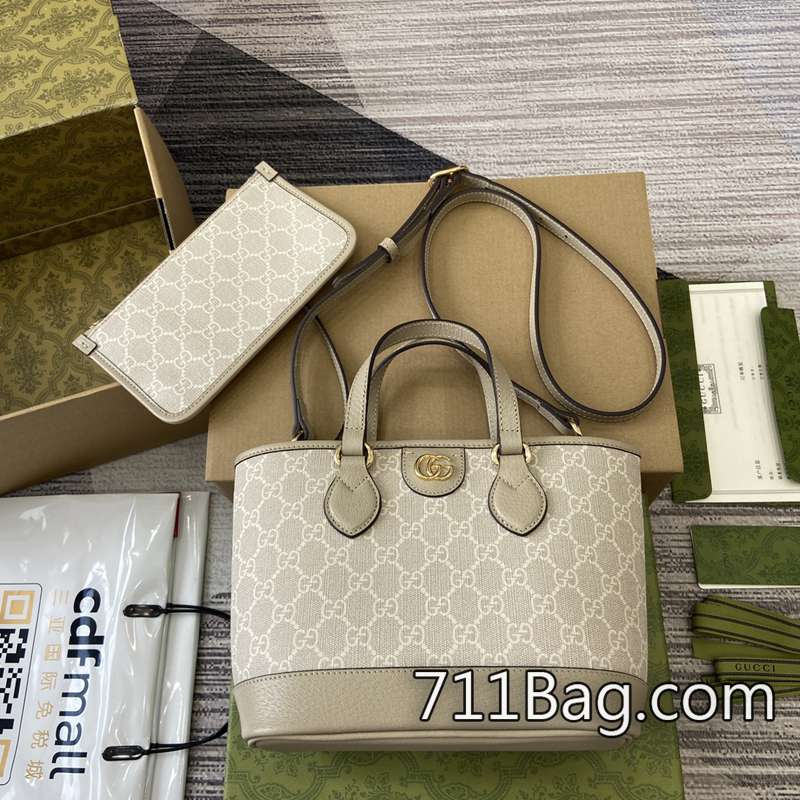 超3AGucci 811716 一比一細節全還原 Gucci高仿原單包尺寸:22(寬)x18(高)x10厘米(深)顏色:燕麥色/pvc。 超3AGucci 811716 一比一細節全還原 Gucci高仿原單包尺寸:22(寬)x18(高)x10厘米(深)顏色:燕麥色/pvc。