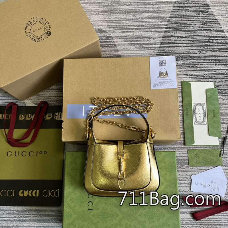 頂級高仿Gucci 675799 高質真皮頂級做工 Gucci高仿原單包尺寸:19x13x13cm。顏色:金色/全皮。 頂級高仿Gucci 675799 高質真皮頂級做工 Gucci高仿原單包尺寸:19x13x13cm。顏色:金色/全皮。